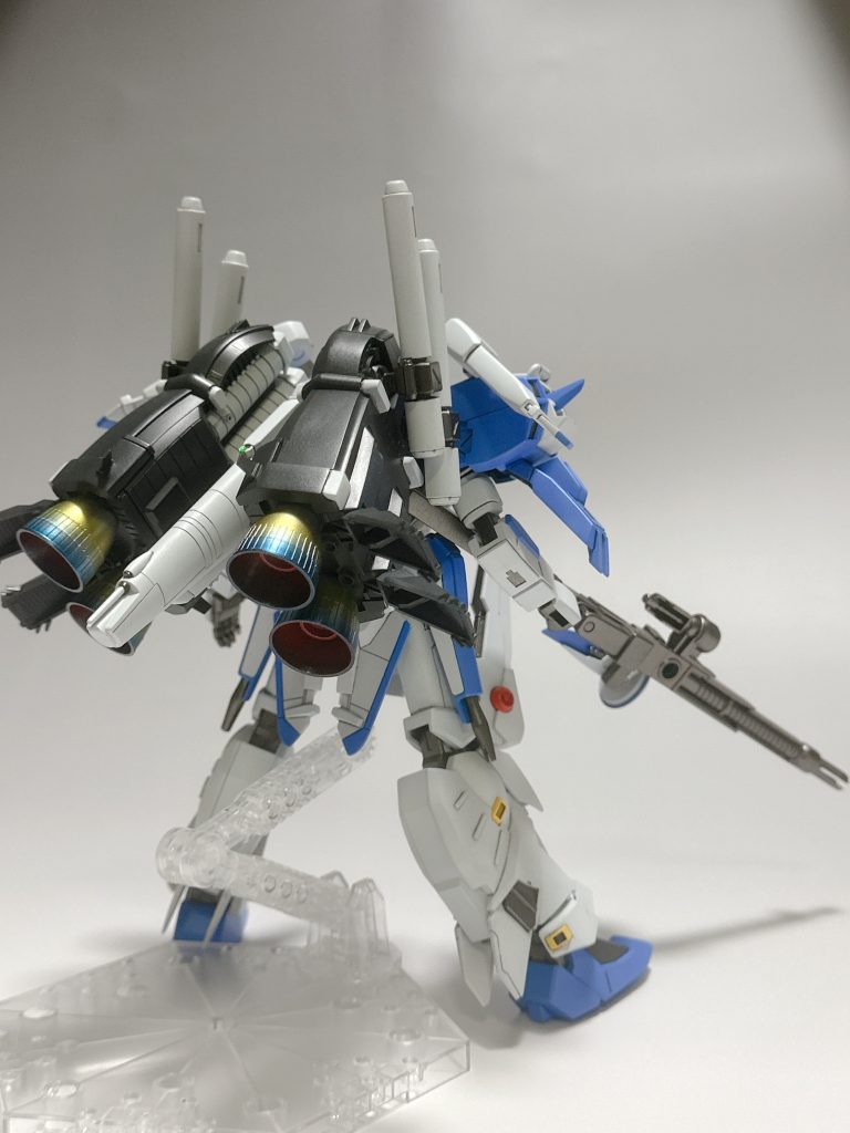 背中が重すぎて自立が出来ない‥けどかっこいいですよね。