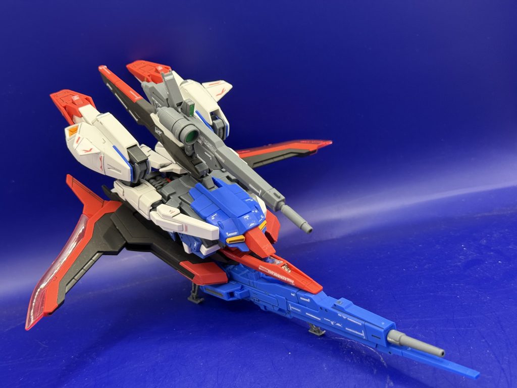 そしてビームブレードを展開して加速力を高めたウェイブライダー突撃形態これができそうなのでライトニングZに変形機構を盛り込みたかったんですよね