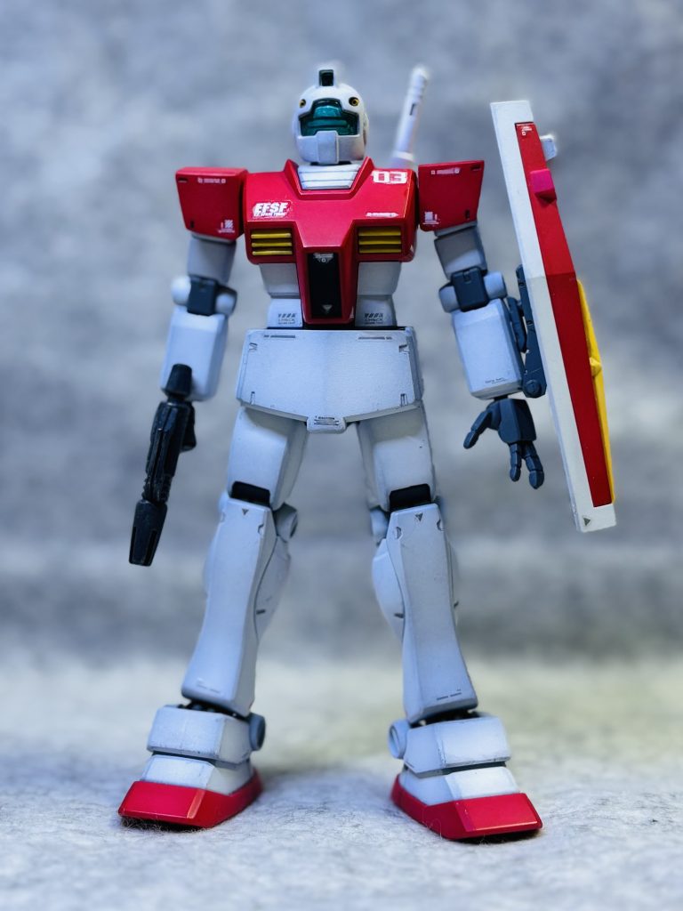 ジムのカラーって迷いますよね😅個人的ですが成形色はなんか違う気がするし🤔調合するのも面倒いので、普通にホワイトにしました😂