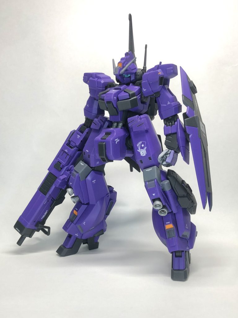 バーザム(AOZ re-boot版)をベースに、ペイルライダーキャバルリーの外装や武器を組み合わせてみました。