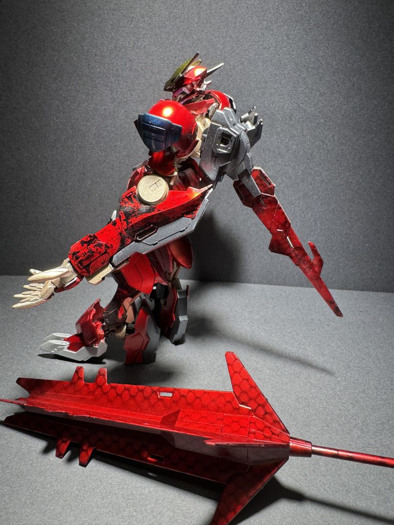 なぁあんた、テイルブレードの反対側真っ黒のままだぞ？仮組してから塗装案考えような？