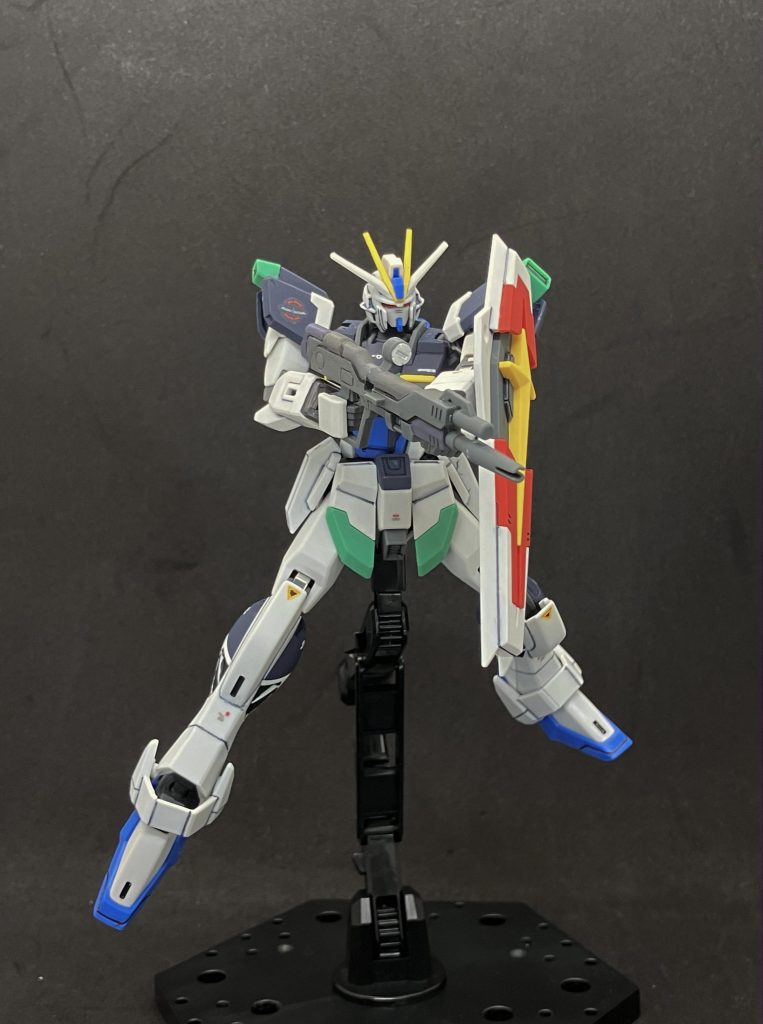 シールドはフォースシルエット装備以外では展開していないですが、一応部品自体は付属しています。