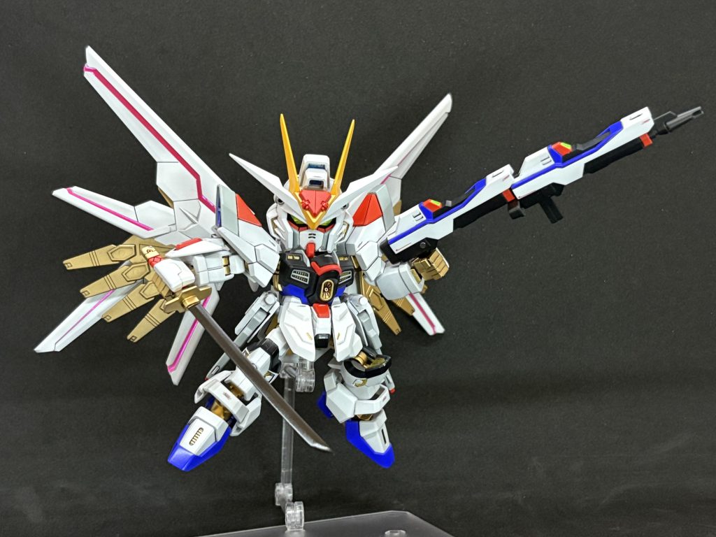 メインカメラとツインアイはレジンで複製してクリアパーツ可。