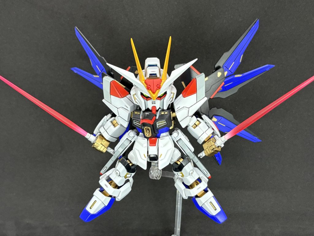 追加写真ストライクフリーダムはビームライフルにしろビームサーベルにしろ、二丁拳銃、二刀流スタイルが似合うと思っています。