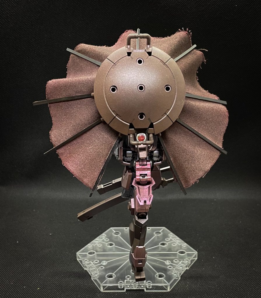 解放隠していた大きな目玉を露わにし襲いかかる強襲の姿。