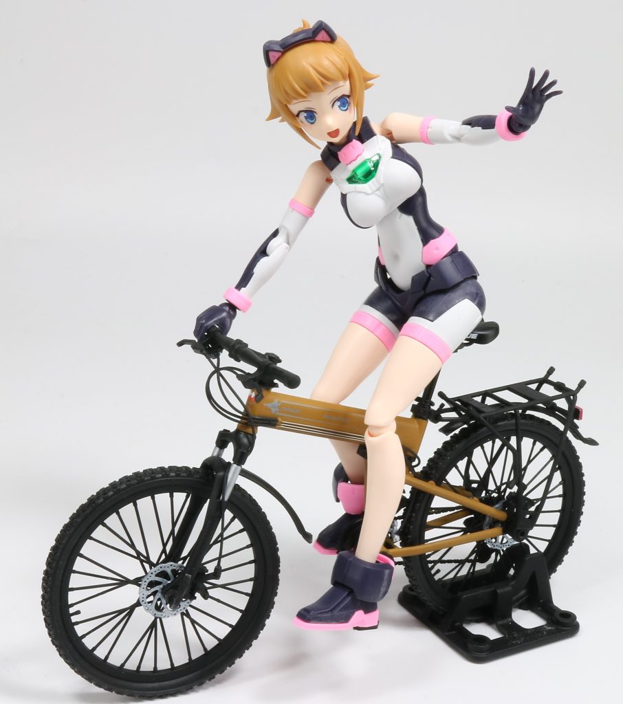 新しい髪型はメチャカワイイと思いますが、やはりパッツンの方が好き。