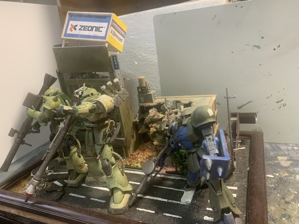 全体的に大きな形状変化はしておりません。汚しとダメージ表現を中心に制作しました。