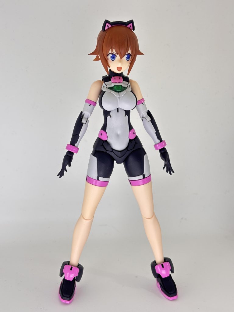 装備オフだとこんな感じです。あばたーふみなはすごい出来のいいキットで塗り分け、可動、デザイン文句なしです。なんで安く売られがちなんでしょうか(gundam-kao1)