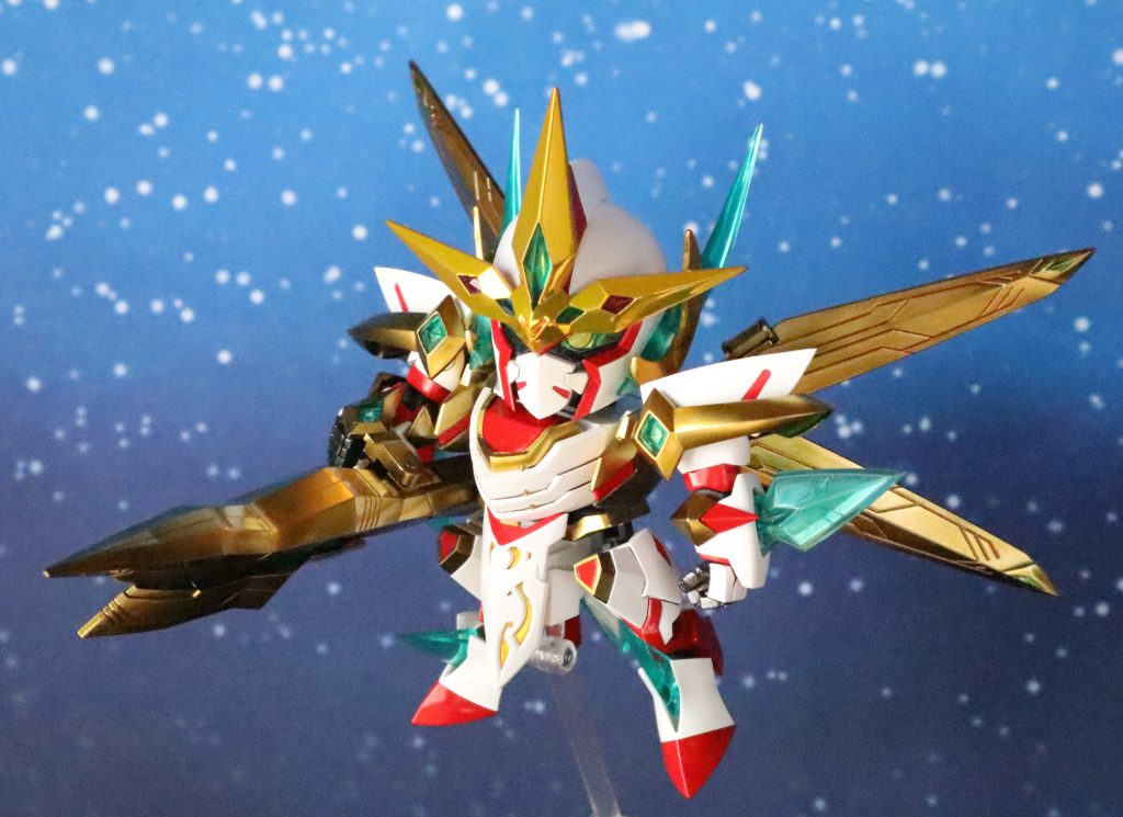 右手にサテライトキャノンを装備した状態。