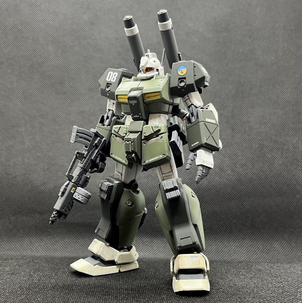 ジムキャノンⅡはジムらしくない強そうな体格がかっこいいですよね〜。スタイル改修でイジったのは、胴体(白い部分)とふんどしの丈を3mm延長しただけ。寸胴だったのがスッキリしました