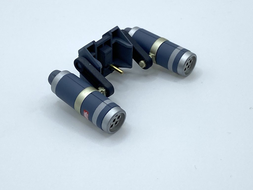 双眼鏡ぽいWWS。ランチャーの中心も彩度の違うシルバーで塗りましたが、差異がでなくて失敗でした😭