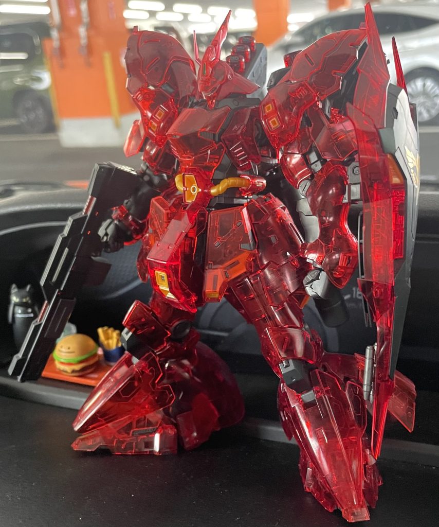 作品名：衝動買い😅<p>買っちゃった😙中古屋に組立済クリアカラーサザビーが売られてました。なんと3800円！中古が新品より高いこの時代、定価割れしてるの見てついつい😅お店の方によると、ゲート処理の問題があるので、組立済は敬遠されるようです。私は […]</p>
