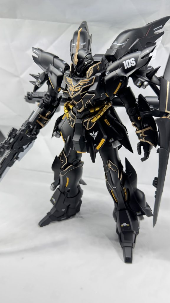 次はMGユニコーンガンダムを塗装しようと思います。