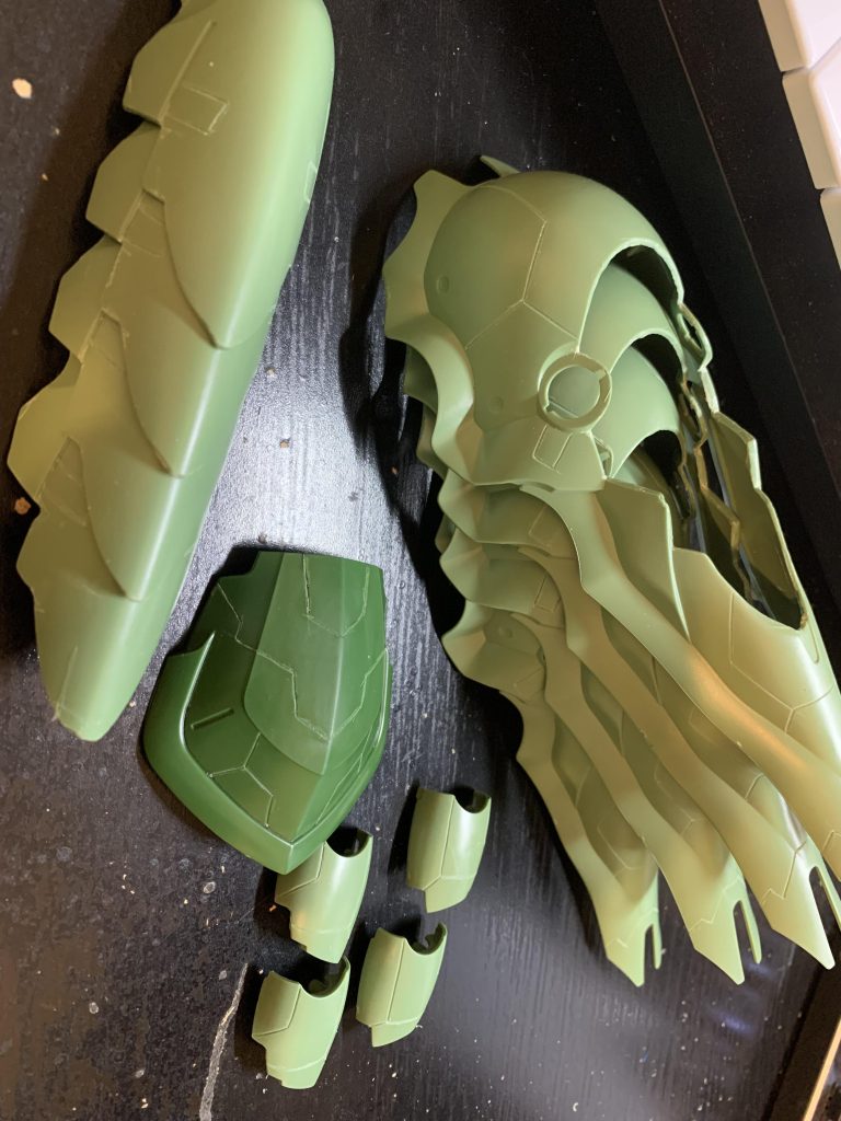 ちなみにこの時はまだ筋彫り道具も無いのでデザインナイフ1本でやりました筋彫りのガイドテープもないので太い方のマスキングテープでなんとかやりました。なのでかなり制度が悪いです