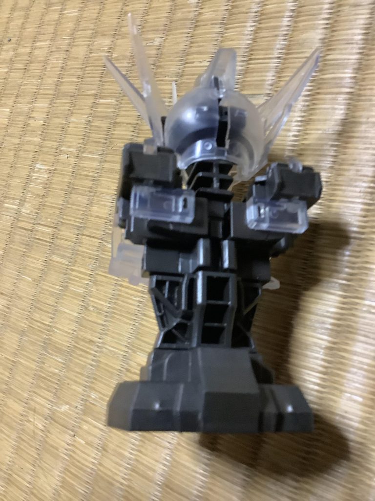 後ろ。独特のパーツルミナスいらなかった。(後ろの２つ)