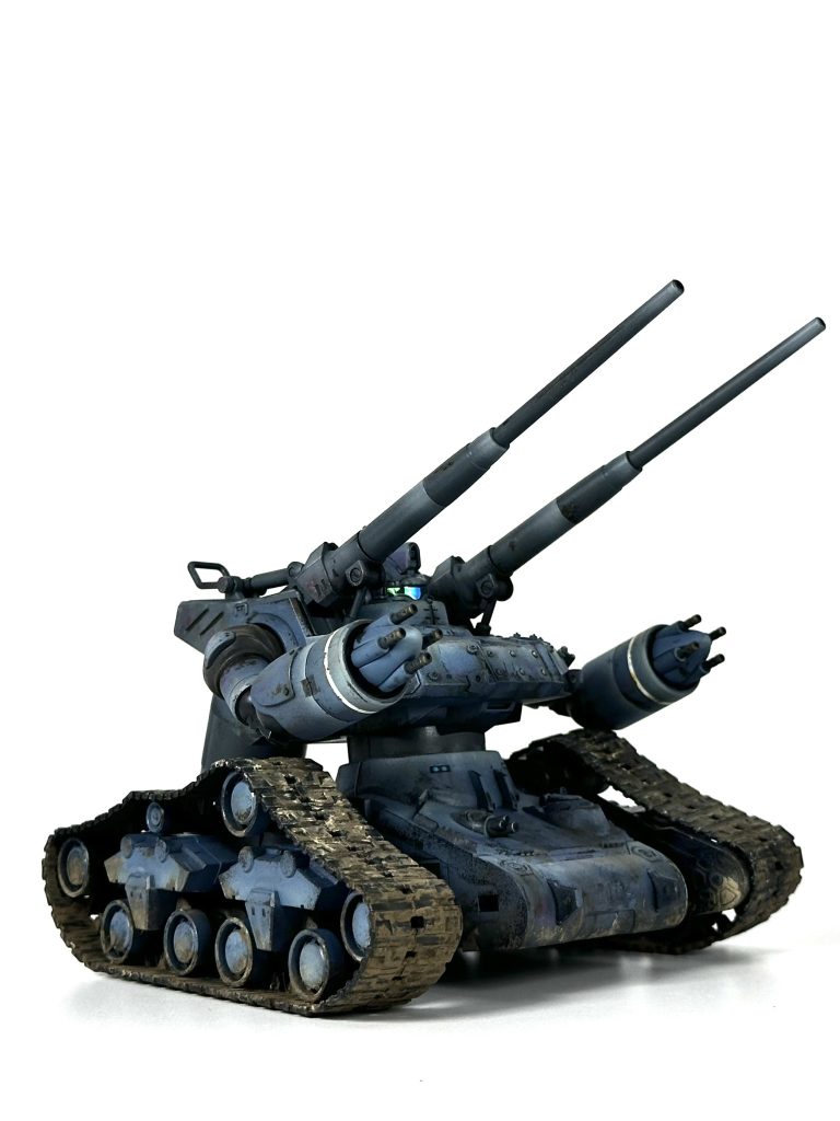 右からウェザリングに黄色やオレンジ、紫や白など色々な色を使っています。