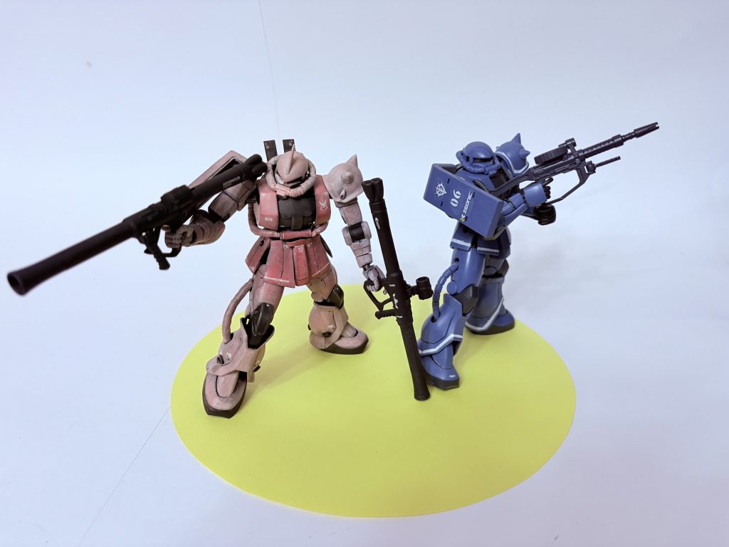 初めて作ったザクよりはカッコよく作れたと思います。自画自賛ありがとうございました。