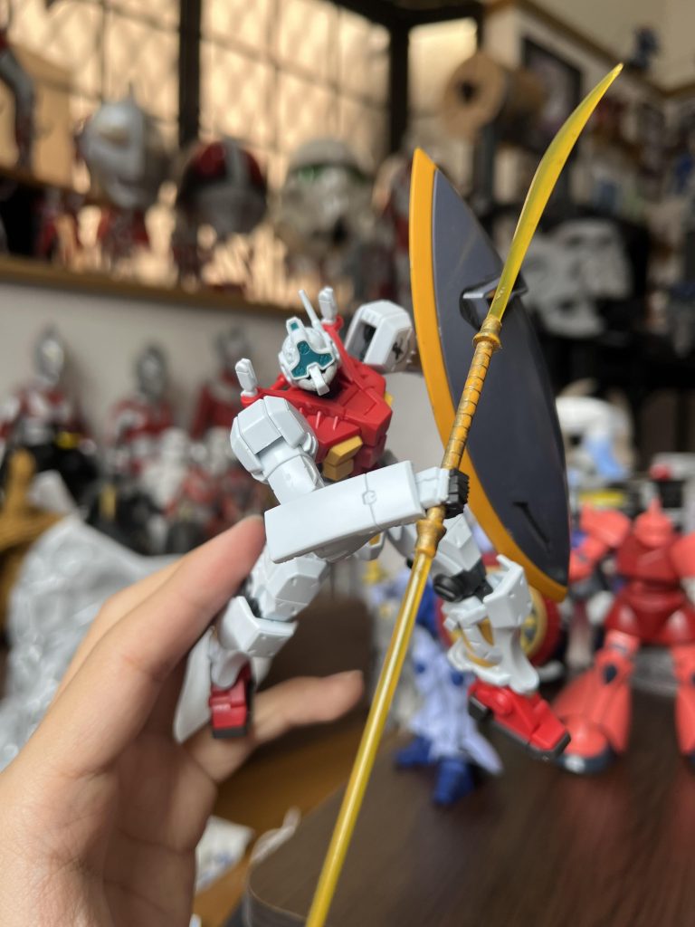 ゲルググの武器持たせてみましたけど違和感しかないですね_(･_･