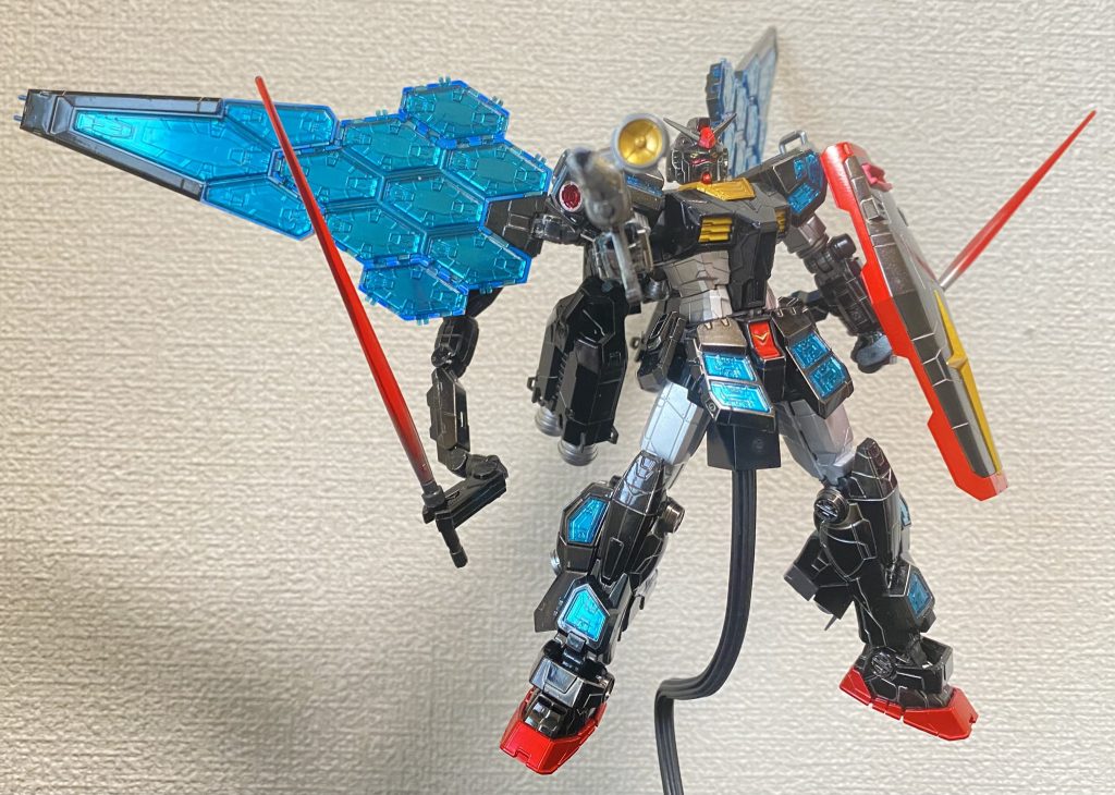 せっかくの可動アームだから隠し腕みたいに使ってみたい!とサーベル持たせてわるーい感じになればと