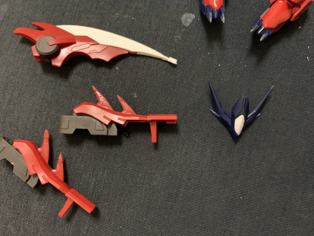 一応つま先やアンテナ、ハシュマルのアーマー？の尻尾などもシャープ化させてある