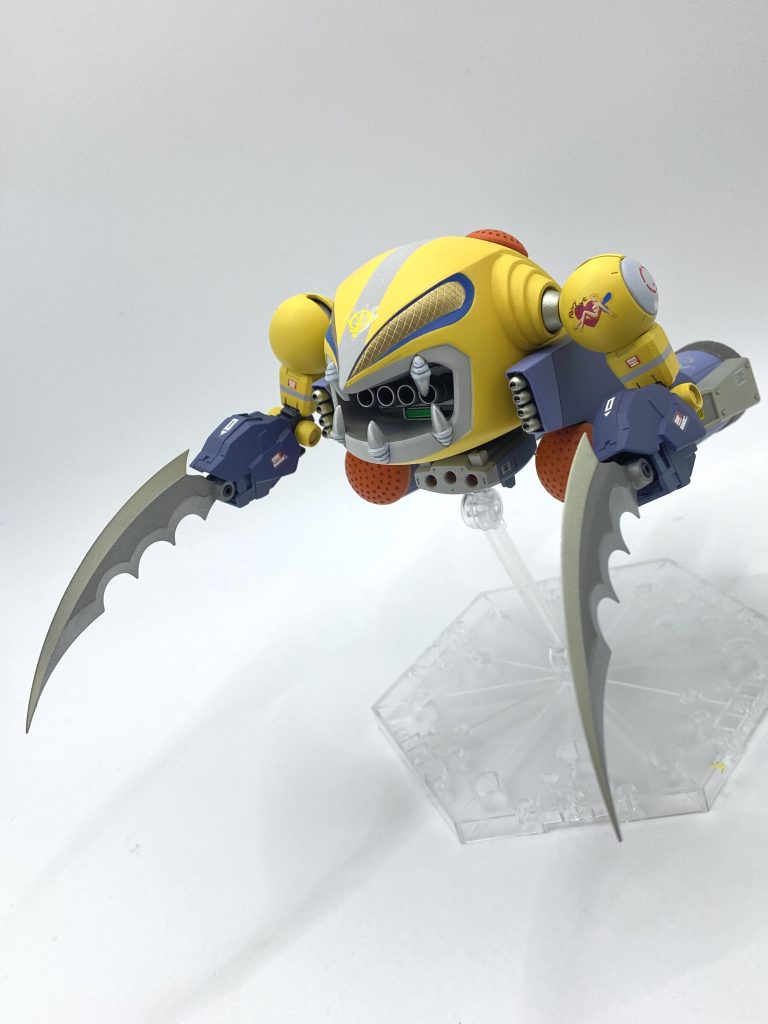 試作機で複数機作成されたMA-04Xザクレロのうち1機が、グラナダの第七師団に引き渡され実戦テストに使用された個体。運用時間の確保と推進力増強の為エンジンは大型化し、一撃離脱に特化した構成になっている。