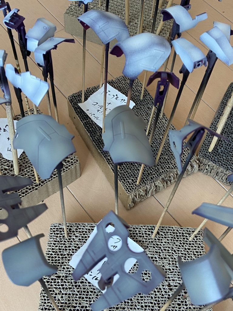 白は3種類使いましたが、うちふたつは　ほぼ、見分けつかず…😭