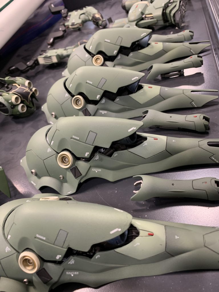 これが時間かかった4枚のバインダーです…渋い落ち着いた色味が好みです。基本リアリティあるのが好きなんだと思います