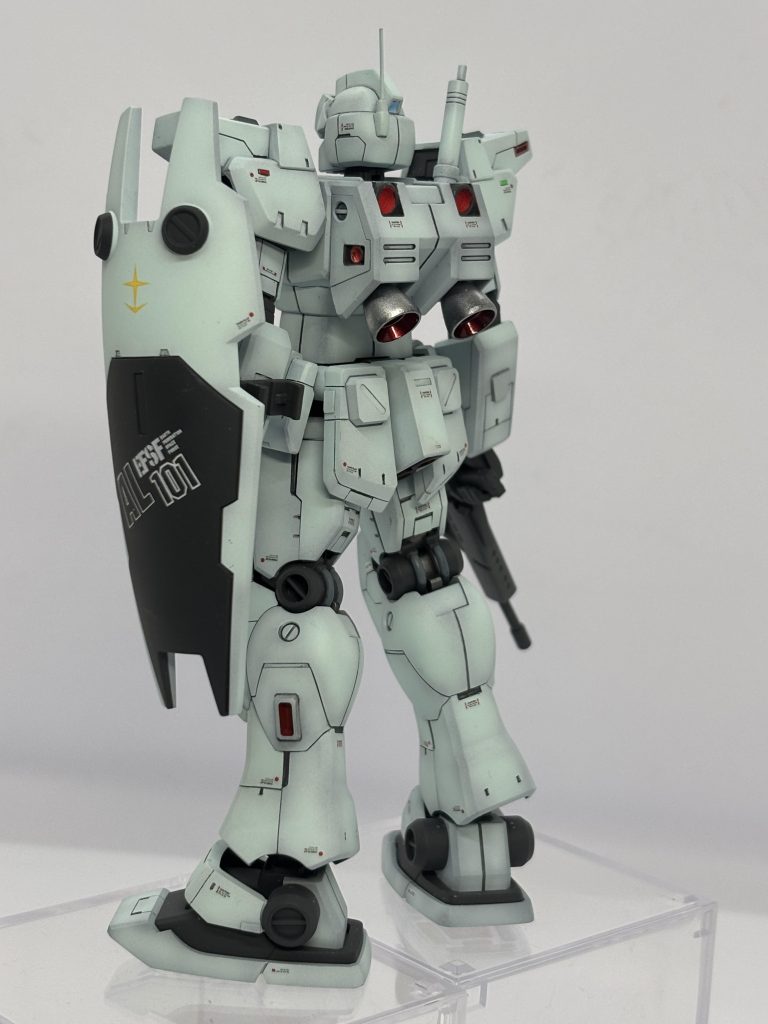 スジボリは0.15mm、0.5mm、0.8mmを使い分け。RGガンダムver2を参考にパーツの切り欠きディテールをやってみました。