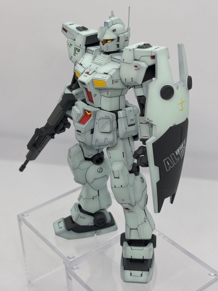 肩部にプラ板にてメカディテールを追加してます。