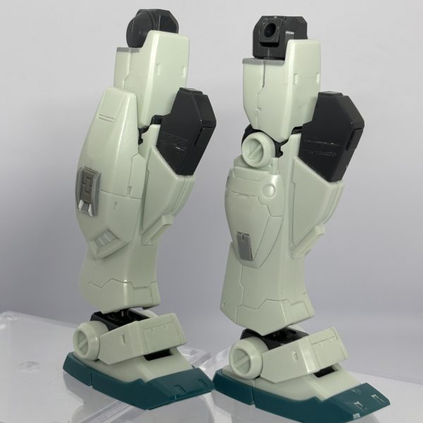 HGUCジムIII制作中です。前作のジムカスタムに続き、ジム系MSです。プロポーションで腰部で2.5mm、太腿で1mm延長。量産機だけど強そう、現代風のスマートな体型に改修してます。その他、全身にわたり、ディテールアップ美容整形中です。塗装前にアップしておきました。（3枚目）