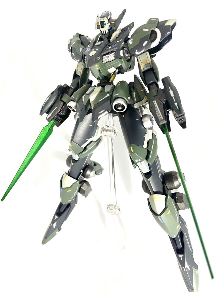 【前面】鉄血系を中心にしたミキシングです。家にあるジャンクパーツのみで作る縛りで仕上げています。