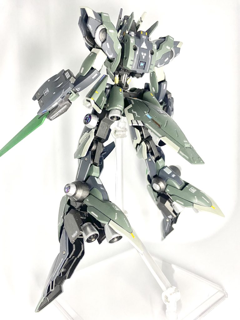 【背面】鉄血系はバックショットがカッコよくて気に入ってます。