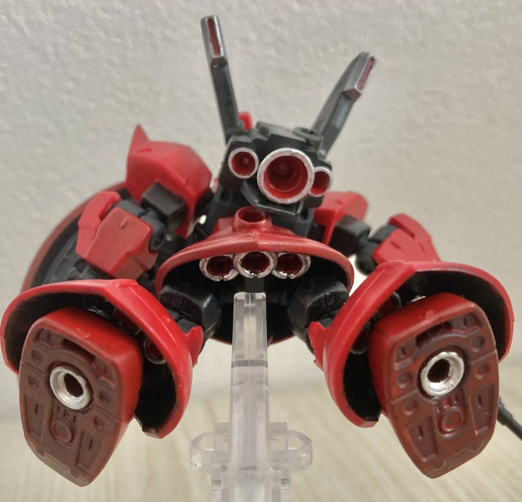 バーニアはスカート内部と脚部内部（ほとんど見えん）もバーニア外部シルバー、バーニア内部赤で塗っています。