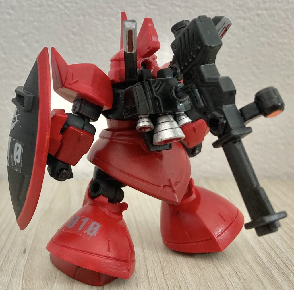 バックパックはジェガンの物をそのままつけて高機動パックのような感じにカラーを変えてるので違和感なくついていると思います。バーニア外部シルバー、内部赤で塗って統一感が出るようにしてます。