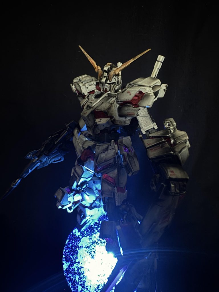 虎視眈々–3枚目/制作者：h.u.t