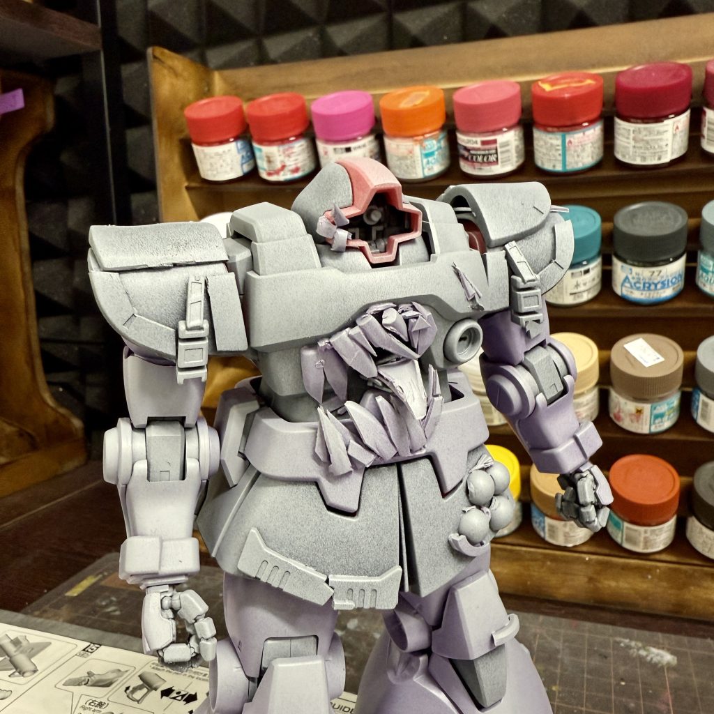 制作過程その1、行き当たりばったりでプラへんペタペタ貼り付け