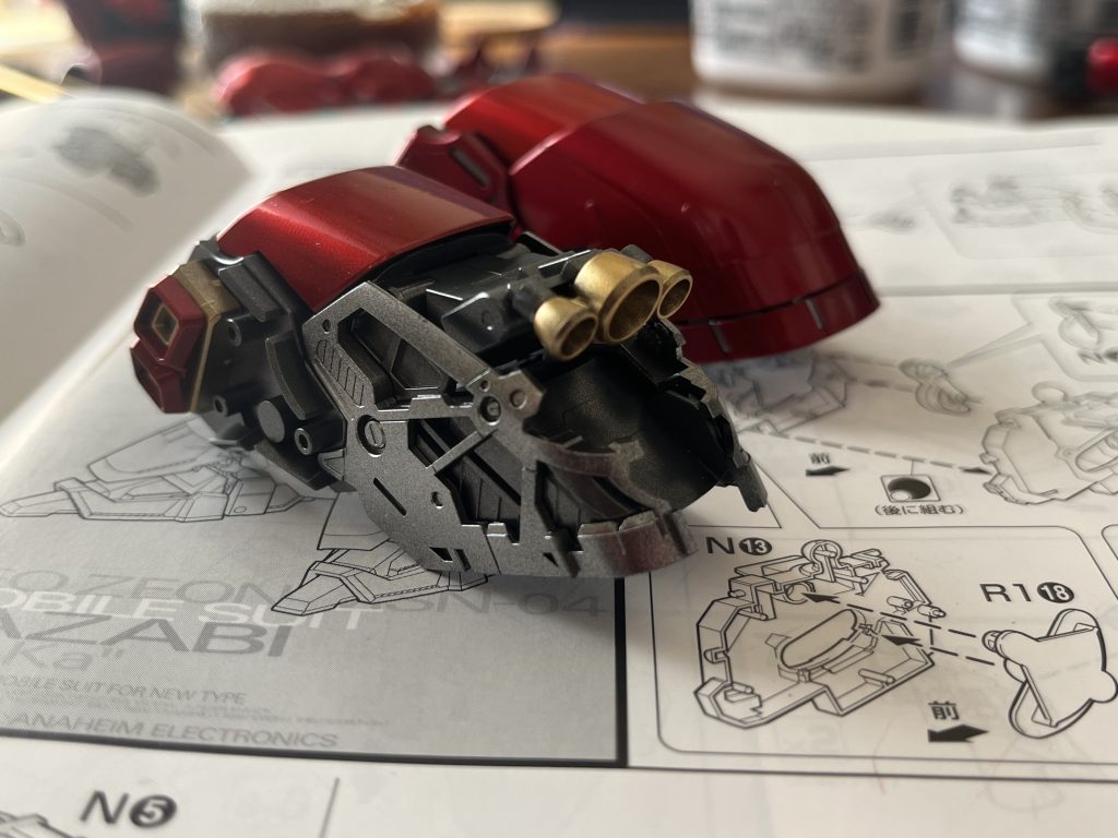 フレームもメタリック塗装し金属の質感を出すと共にバーニアもカッコいいですね！