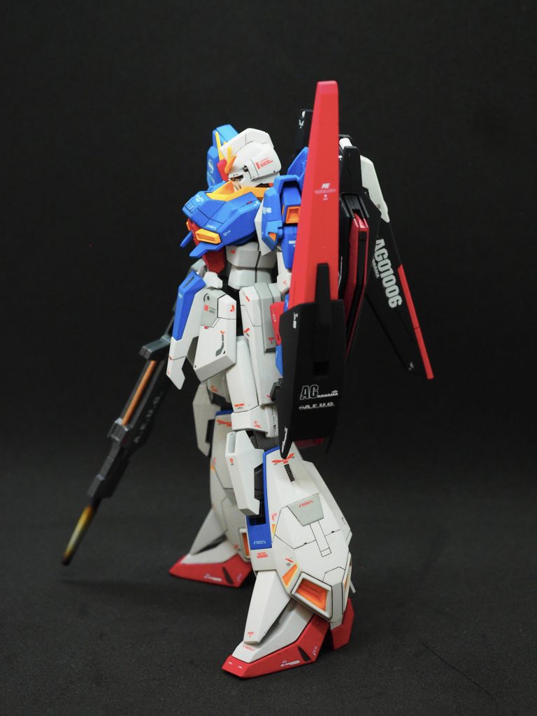 ゆくゆくは、ゲームのパッケージみたく全機体を仕上げて写真撮ることが夢。