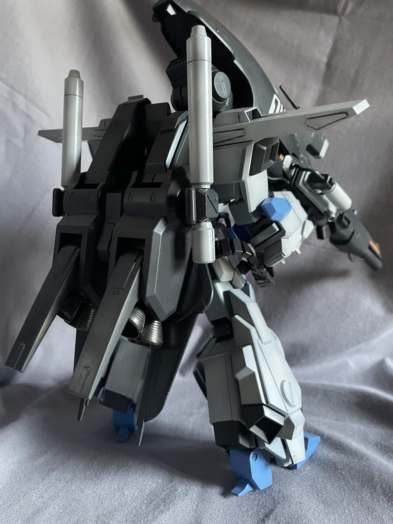 デカすぎるバックパック‼︎FAZZは後ろ姿がカッコいいですよね🎵