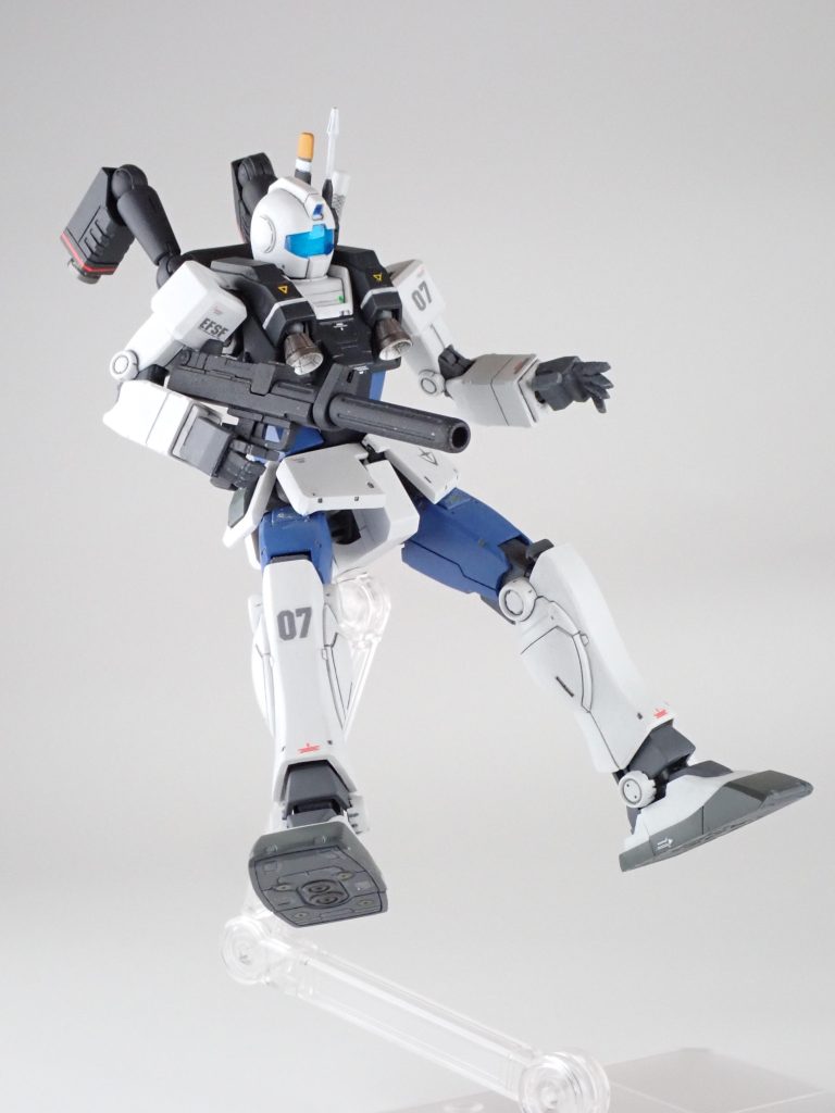 ふくらはぎのパーツなどに一部太めのモールドを入れて情報量を増やしてます