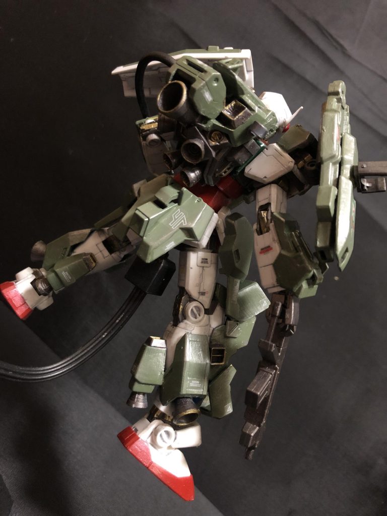 忘れた頃にバックショット。バーニアいっぱいなのもFA機体の醍醐味よね。