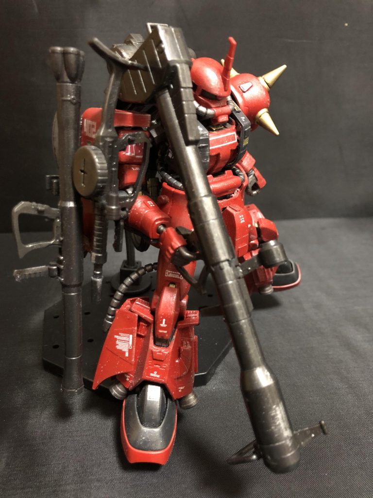 武装フル装備!全部の武器をマウントできるラックが付属ー。