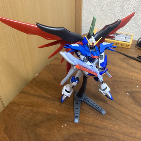 ライジングフリーダムとディステニーをミキシングした機体です。これならシンはブラックナイトに勝てそうですね（笑）（2枚目）