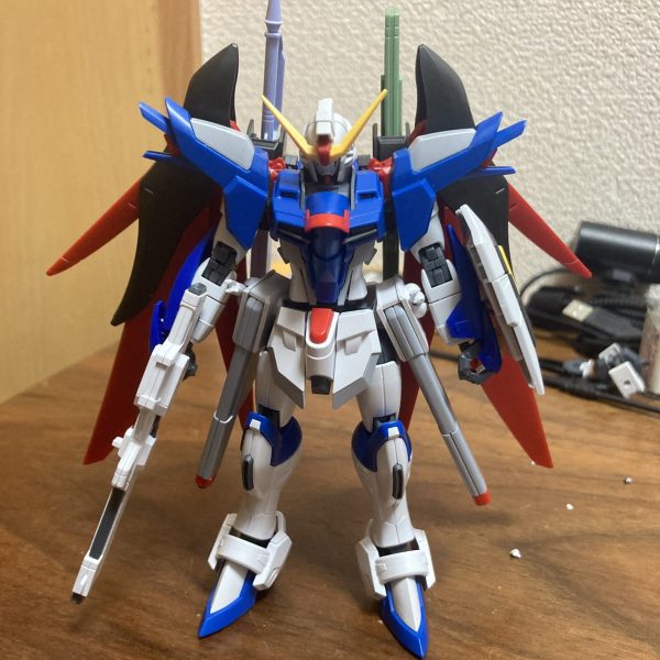 ライジングフリーダムとディステニーをミキシングした機体です。これならシンはブラックナイトに勝てそうですね（笑）（1枚目）