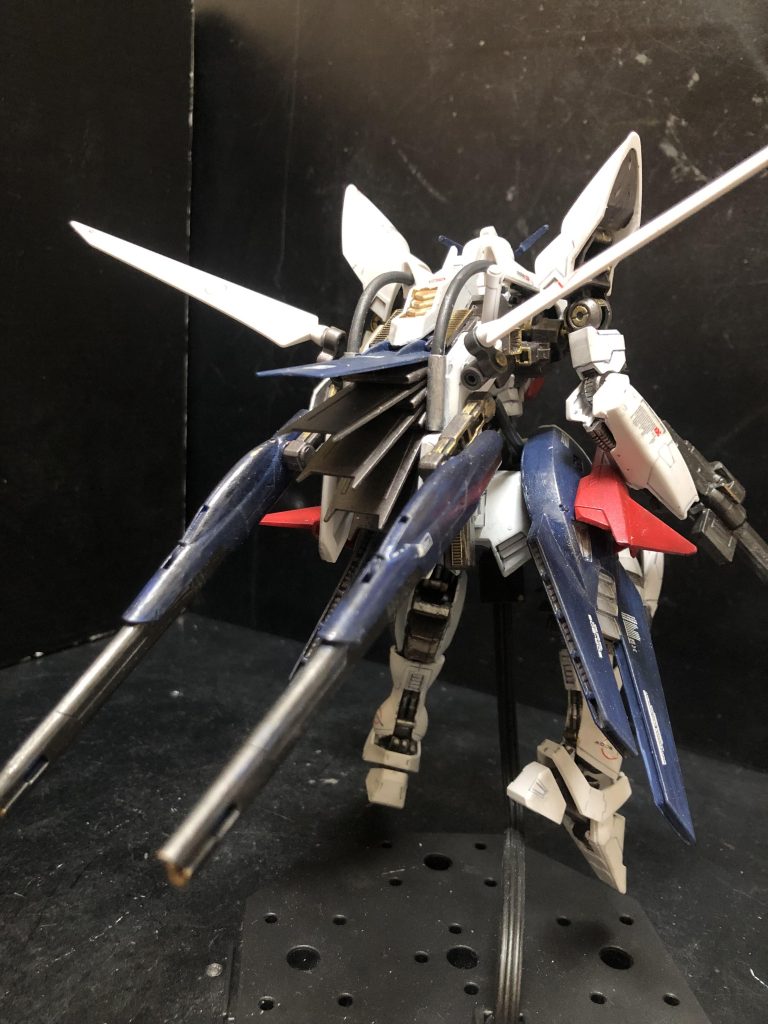 背面、しかもスペースパックという事でマジのレアモノだったっぽい。しかしまあ自分なりに作ってしまいました。鉄血の機体とのミキシングをしていきますー。