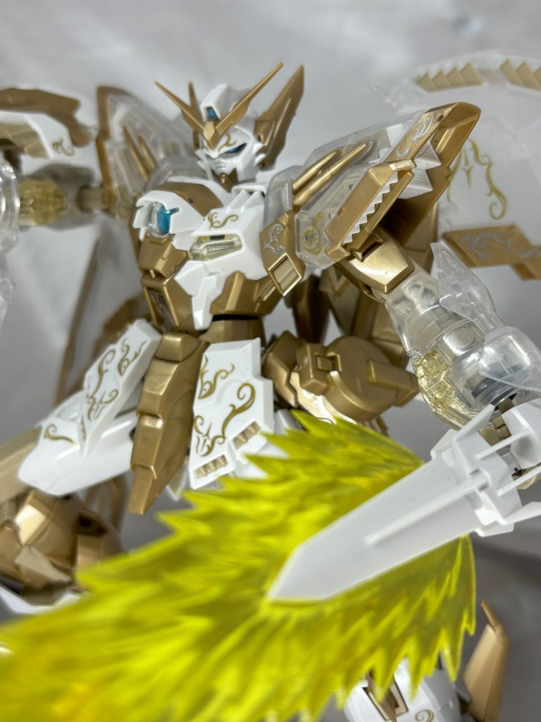 VerKaとはまた違うデカールの厳しさ。白基調の機体なのでデカールがめっちゃ映えます。