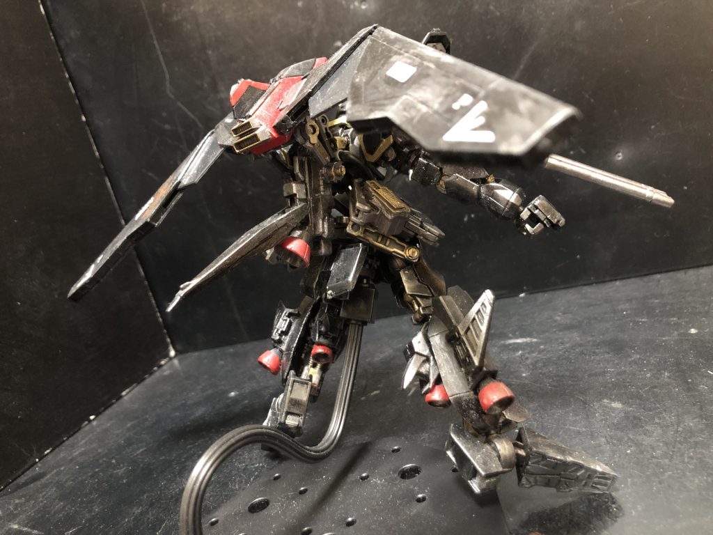 よく見るとほぼ鉄血の機体ー。