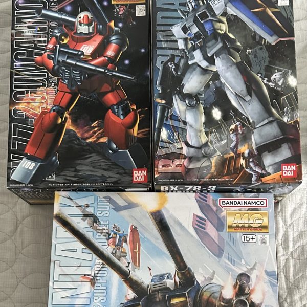 1周年に向けて、マスターグレードでV作戦を発動しようかと思ってます！一体づつ時間をかけて、このキットを制作するのは「最後」のつもりでアニメのMS開発順に取り掛かりたいと思います。