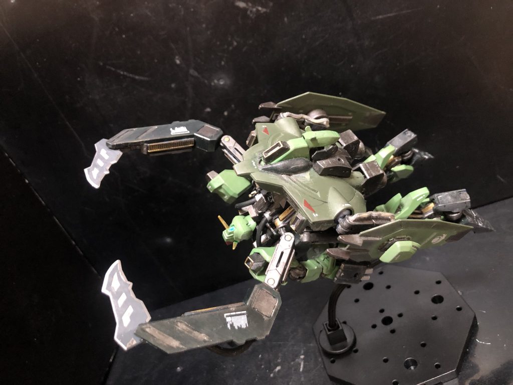 背部のユニットで可変させてます。