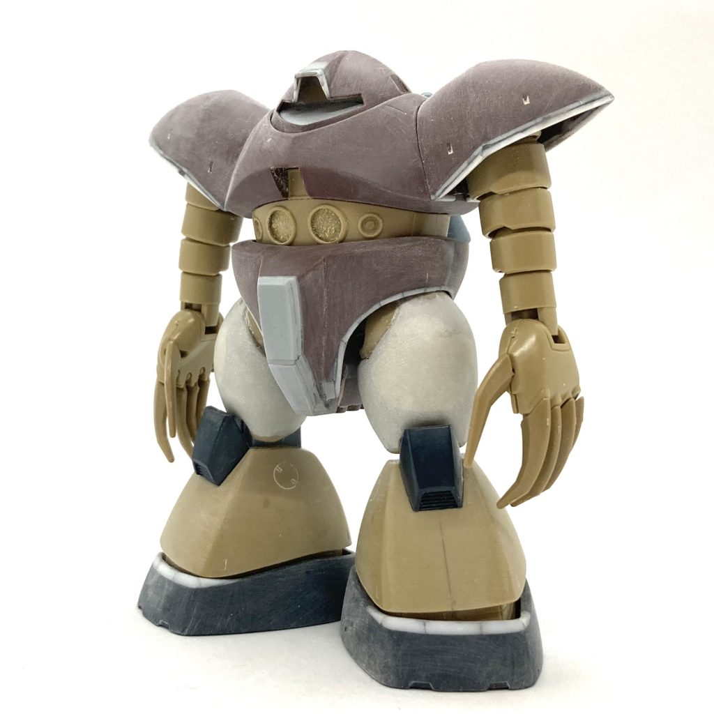 サフ前。今回、多少 可動範囲が犠牲になってます。ワタクシσ(^_^;) ブンドドの人ではないので、立ち姿がキマッテくれたらそれでイイのです😅